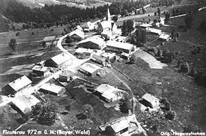 Luftaufnahme des Waldhufendorfs Finsterau - © Freilichtmuseum Finsterau