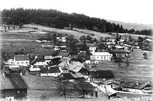 Straßendorf Philippsreut mit Satteldächern und Schopfwalmdächern - © Freilichtmuseum Finsterau